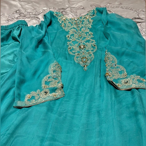 Chinyere 3 pc formal dress - Picture 5 of 12